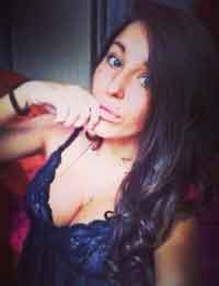 lonely girl looking for guy in Hauppauge, New York