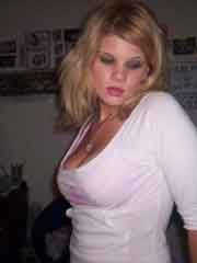 lonely female looking for guy in Kirkland, Illinois